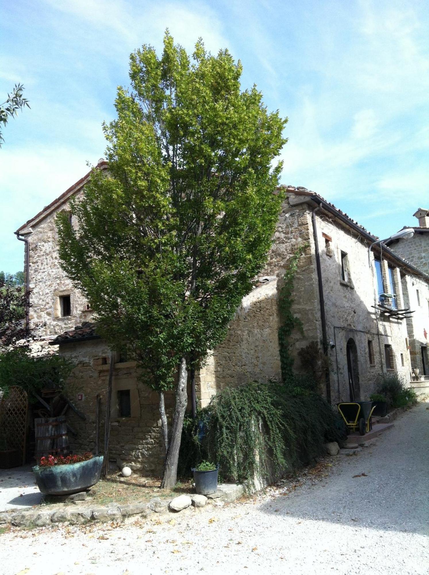La Cittadella Dei Monti Sibillini Guest House มอนเตมอนาโก ภายนอก รูปภาพ