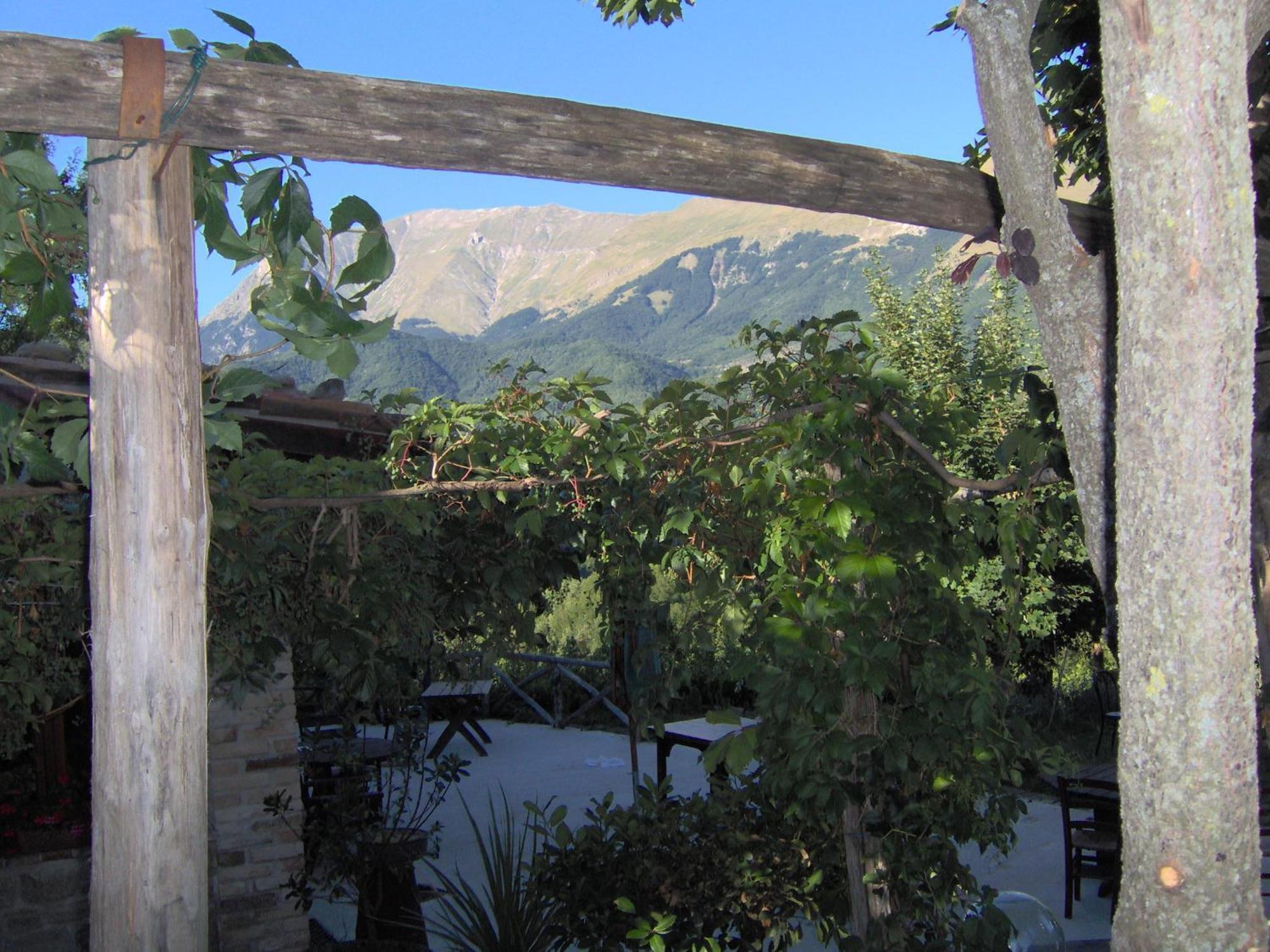 La Cittadella Dei Monti Sibillini Guest House มอนเตมอนาโก ภายนอก รูปภาพ